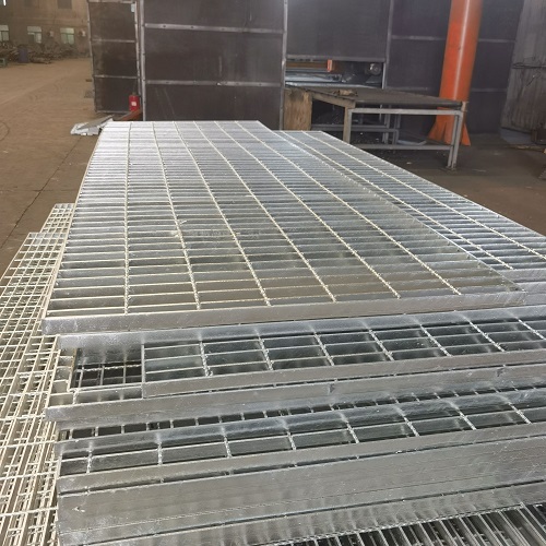 平臺鋼格板鋼格柵在石油化工領(lǐng)域的應(yīng)用