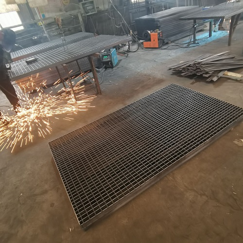 環(huán)保型平臺鋼格板：綠色工業(yè)發(fā)展的新趨勢