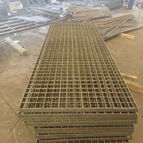 鋼格板表面處理方式對比：噴漆、鍍鋅、不銹鋼哪種更耐用？