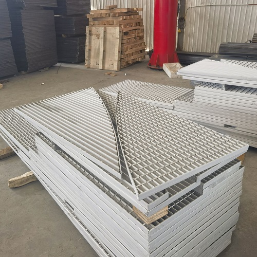 鋼格柵定制選購指南：從需求溝通到驗收全攻略