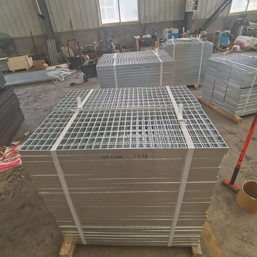 污水處理廠鋼格柵怎么選？耐腐蝕方案全解析