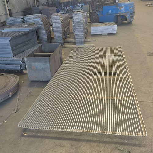 鋼格柵性能大揭秘：憑什么成為工程界寵兒？