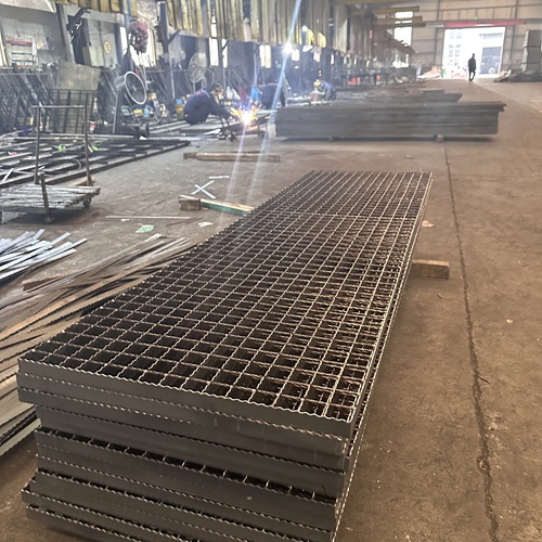 鋼格柵板怎么選才不踩坑？這幾點(diǎn)必須知道