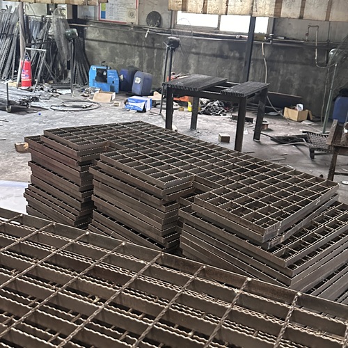 鋼格柵板怎么選才不踩坑？這幾點(diǎn)必須知道