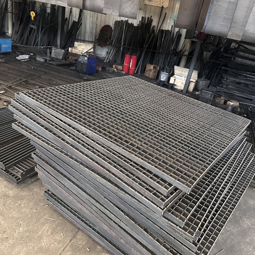 鋼格柵板和傳統(tǒng)鋪地材料誰(shuí)更勝一籌